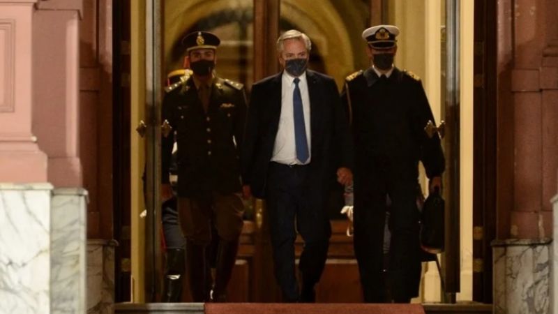 Fernández dejó Casa Rosada, y por ahora no hará cambios en su Gabinete
