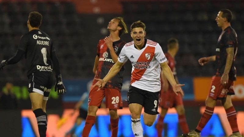 River goleó a Newell's y se acercó a los punteros
