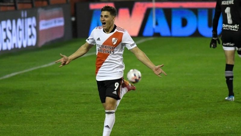River goleó a Newell's y se acercó a los punteros