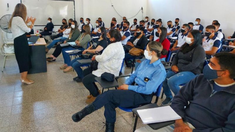 Talleres de sensibilización en el IES Policial