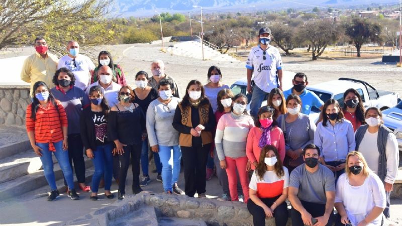 Encuentro con productores y artesanos en Santa María