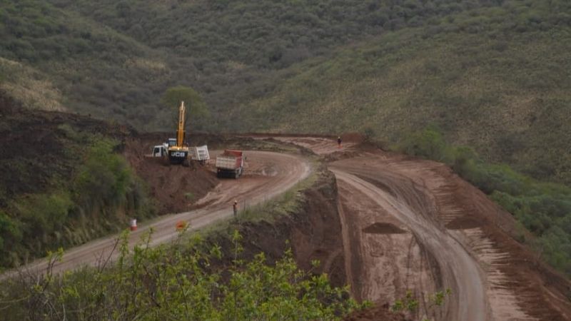 Avanza las obras de pavimentación de ruta 1