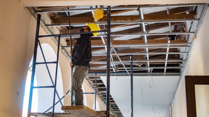 Avanzan las obras de refacción del histórico Colegio Nacional