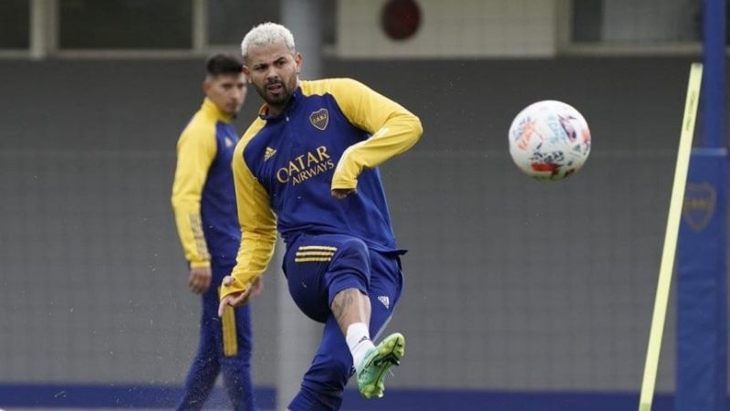 Battaglia convocó a Cardona para jugar en Tucumán