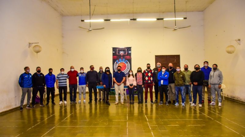 Luis Robledo, reelecto presidente de la Federación de Básquet