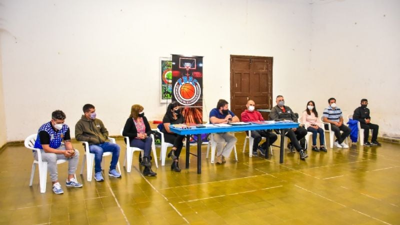 Luis Robledo, reelecto presidente de la Federación de Básquet