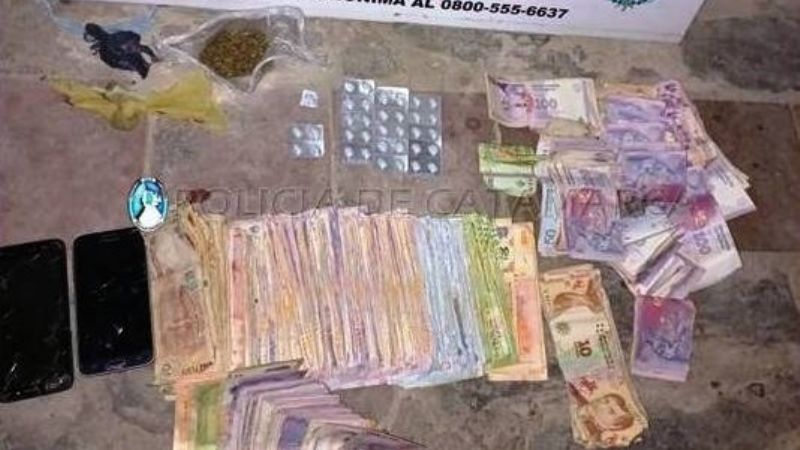Incautan 35 pastillas y 17 semillas de marihuana
