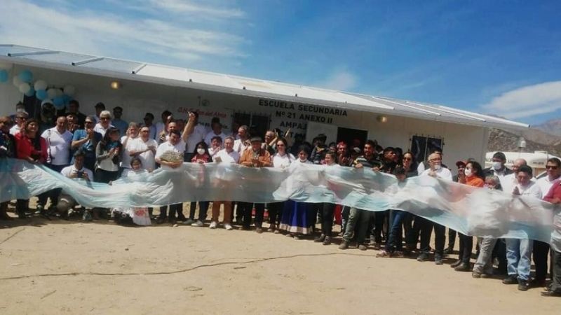 Se inauguró la escuela de Ampajango