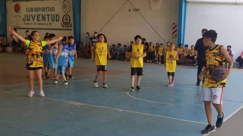 Deportivo Juventud celebró junto a los más chicos