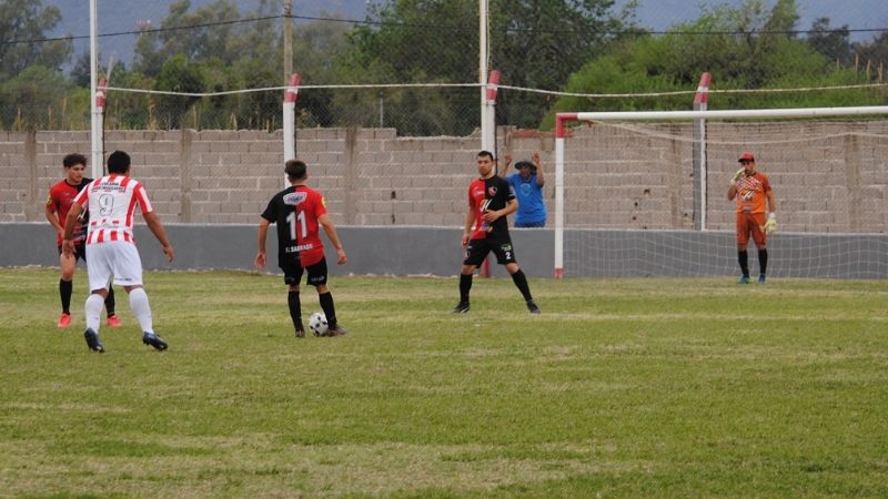 Goleada 4-0 de Coronel Daza a Defensores de Esquiú