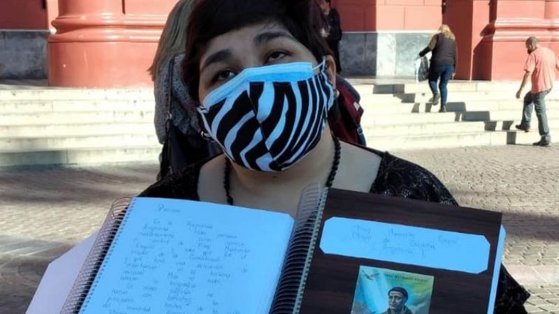 Traducen al braile un libro sobre el Obispo Esquiú