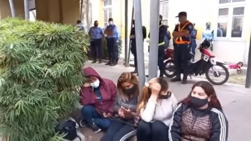 Mujeres se prendieron fuego en el CAPE