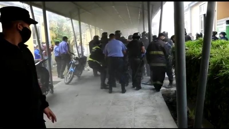 Mujeres se prendieron fuego en el CAPE