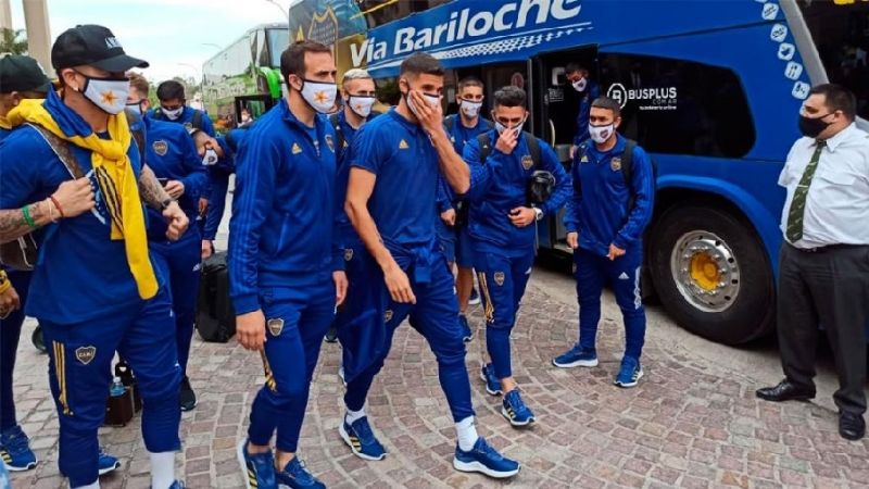 Impactante recibimiento a Boca en Santiago