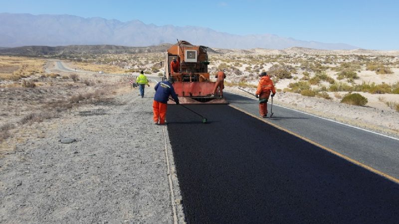 Avanza la repavimentación de la ruta 40, en Santa María