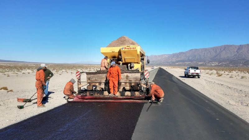 Avanza la repavimentación de la ruta 40, en Santa María