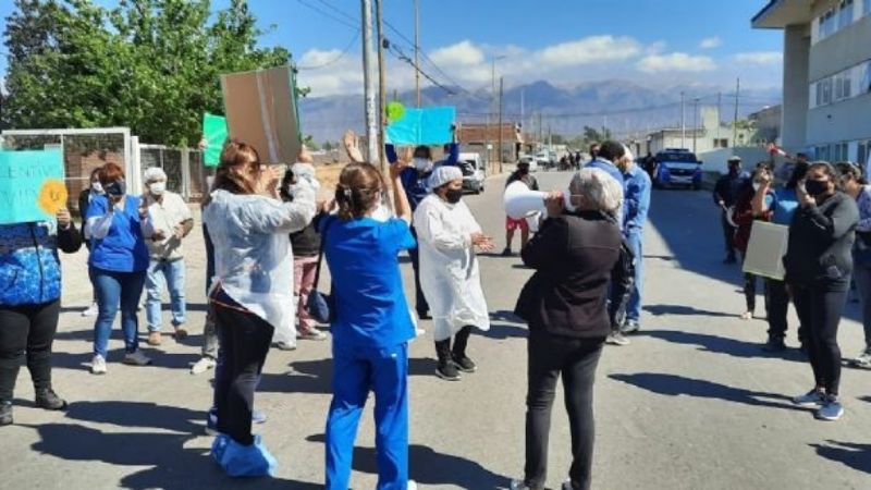 Trabajadores de Salud siguen con protestas