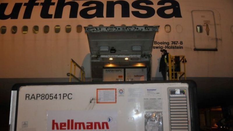 Llegan al país más de 800 mil vacunas de AstraZeneca