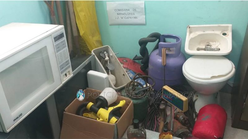 Policías recuperan varios elementos robados en Capayán