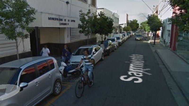 Protesta de mujeres en oficinas municipales