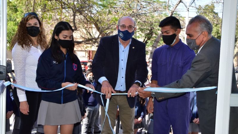 Inauguraron el Salón de Usos Múltiples de la ENET Nº1