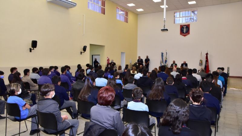 Inauguraron el Salón de Usos Múltiples de la ENET Nº1