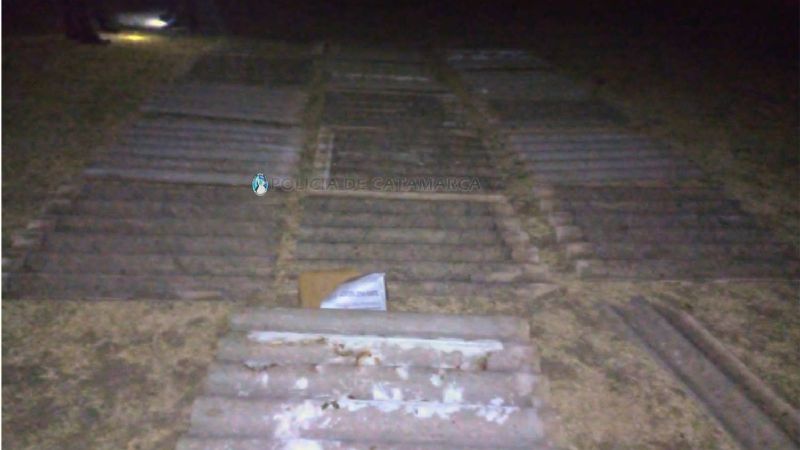 Recuperan varias chapas robadas en una escuela