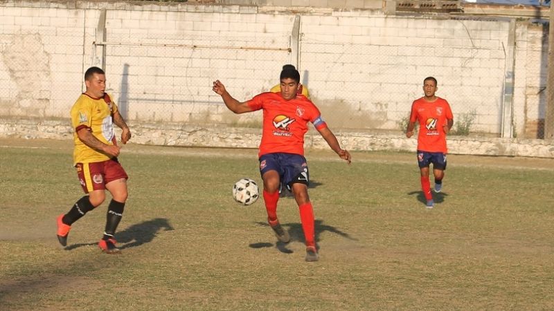 “Defe” y “Tesho” alcanzaron a Vélez en la “A” capitalina