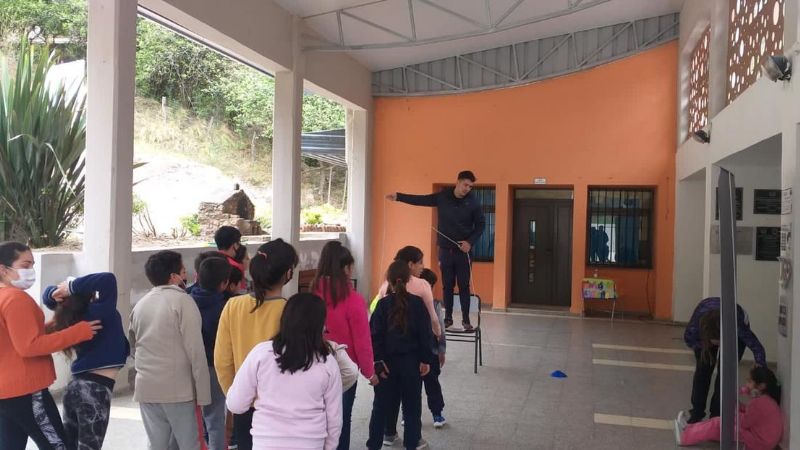 Festejos estudiantiles en la Escuela Nº 374 de Los Ángeles