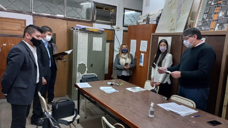 Asambleas extraordinarias en Escuelas Técnicas