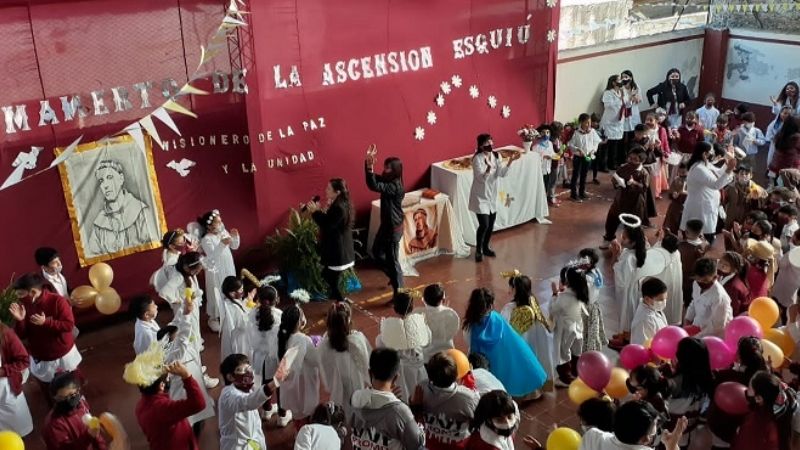 Las reliquias del Beato Esquiú siguen recorriendo los Colegios de gestión privada