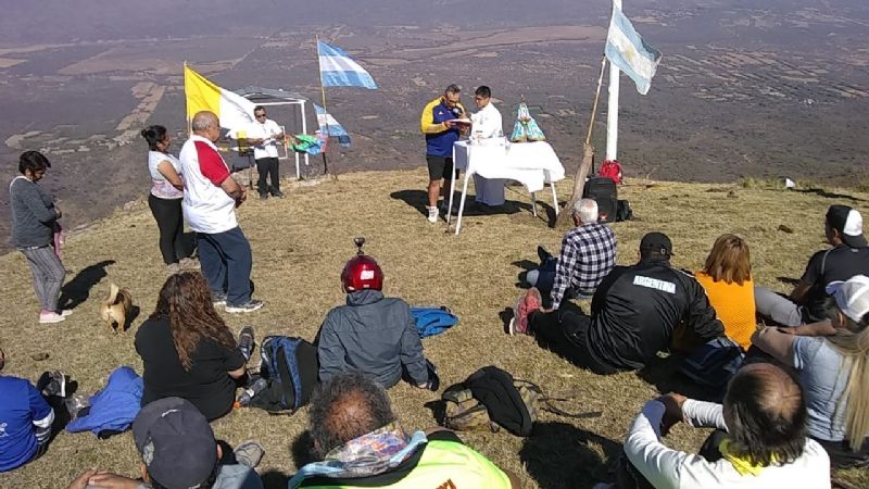 Peregrinación a una gruta de la Virgen del Valle
