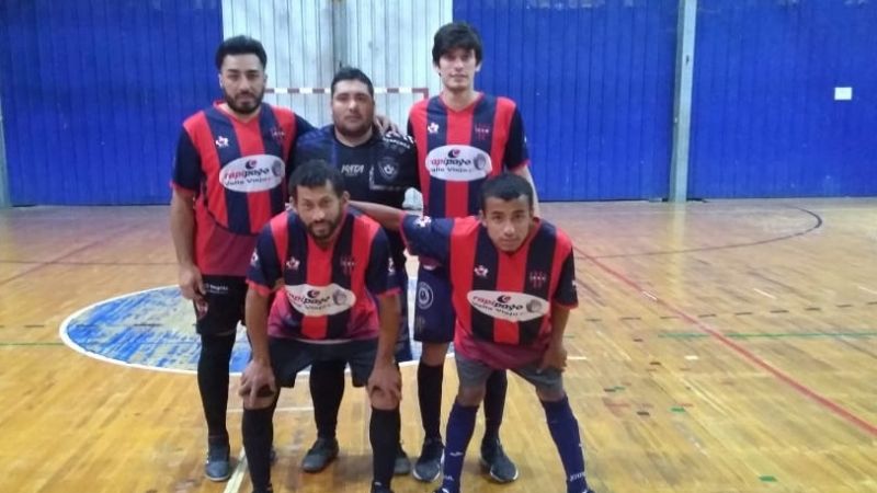 Triunfos de San Martín y El Auténtico en el Futsal cacarero