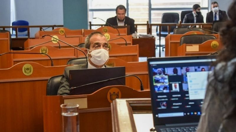 Media sanción a la implementación de juicios por jurados