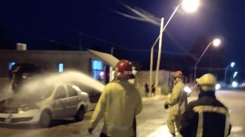 Se incendió un auto en Fiambalá