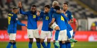 BRASIL (de azul) hizo lo justo para salir airoso de Chile, ante 