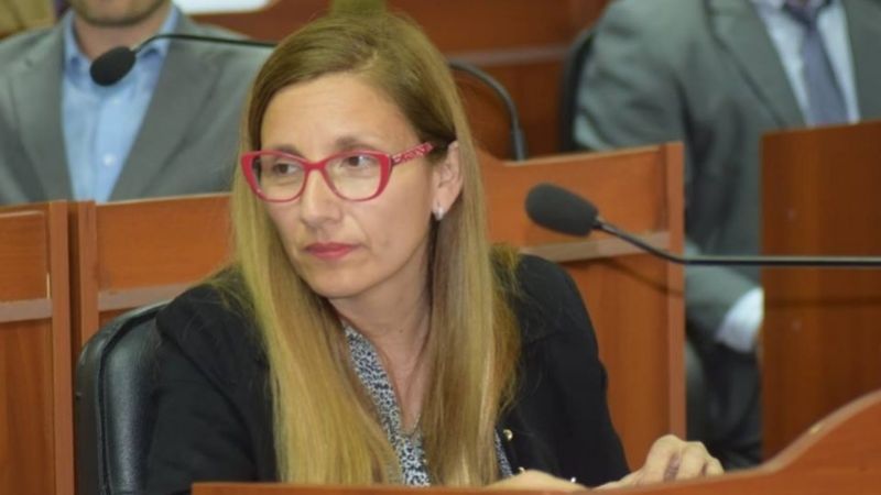 Grave denuncia de una precandidata contra los intendentes