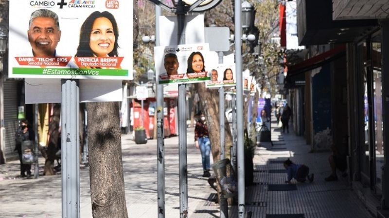 Autoridades eclesiásticas piden que se retire la cartelería política de la zona céntrica