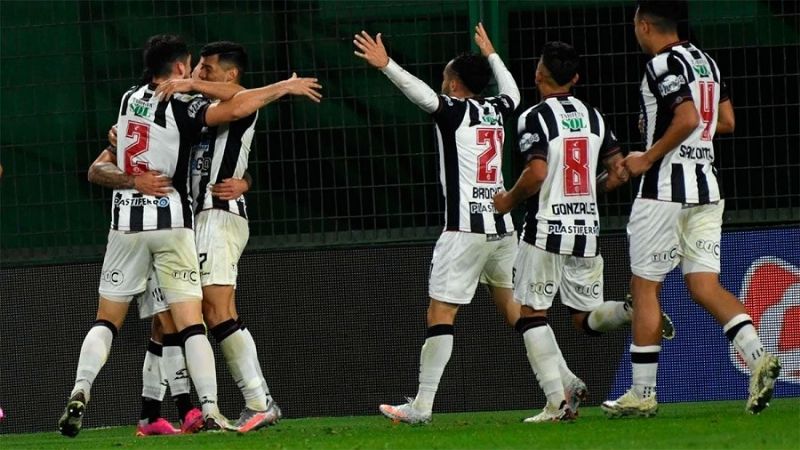 Huracán venció a Aldosivi y el “Ferro” rescató un punto Varela