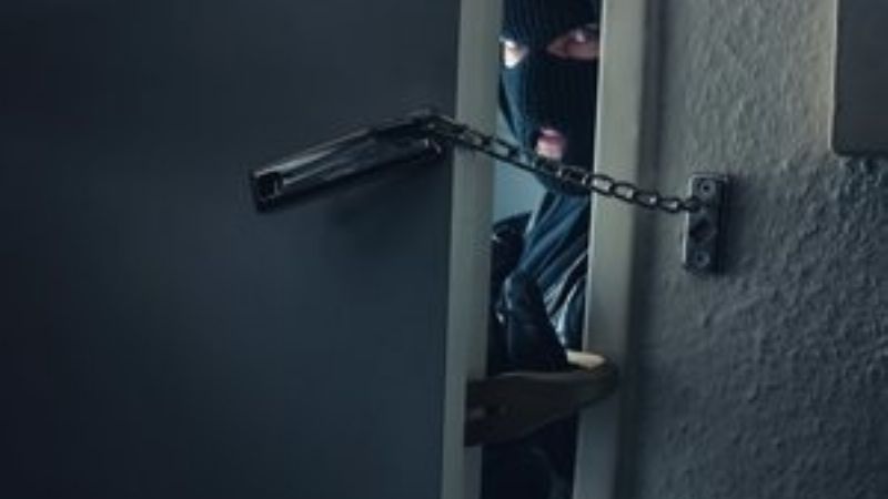 Vecinos atraparon a un ladrón que se metió a una casa