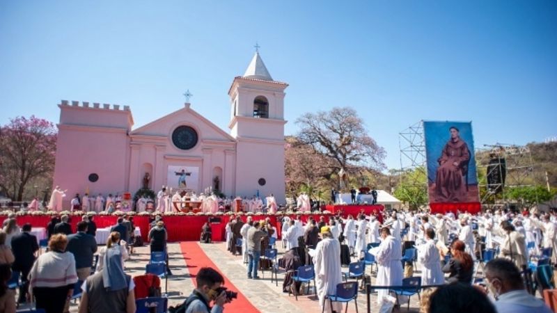 Jubilosa fiesta por la beatificación del fraile franciscano catamarqueño Mamerto Esquiú