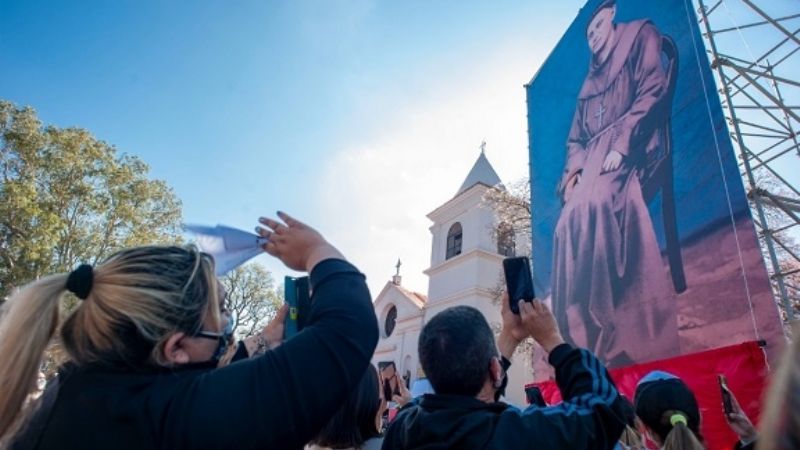 Jubilosa fiesta por la beatificación del fraile franciscano catamarqueño Mamerto Esquiú