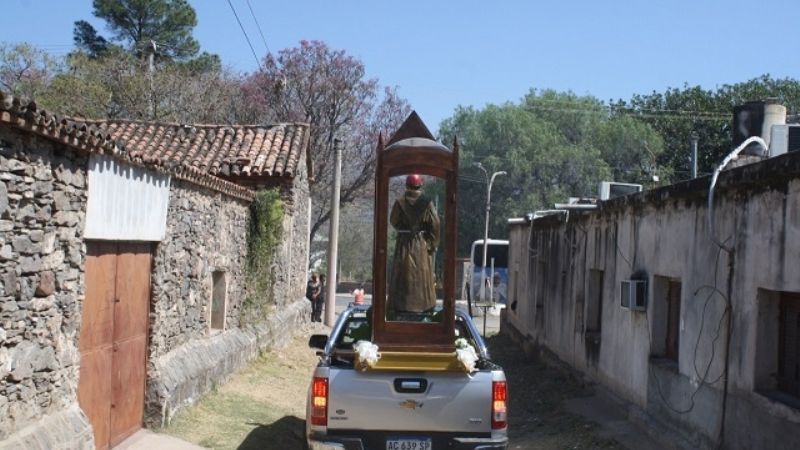 La imagen del Beato Mamerto Esquiú recorrió en caravana su tierra natal