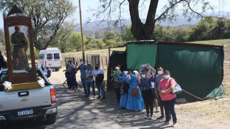 La imagen del Beato Mamerto Esquiú recorrió en caravana su tierra natal