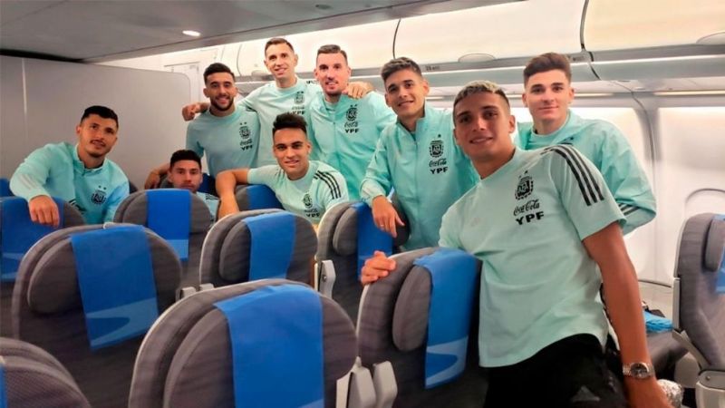 Argentina regresa al país con cuatro jugadores deportados