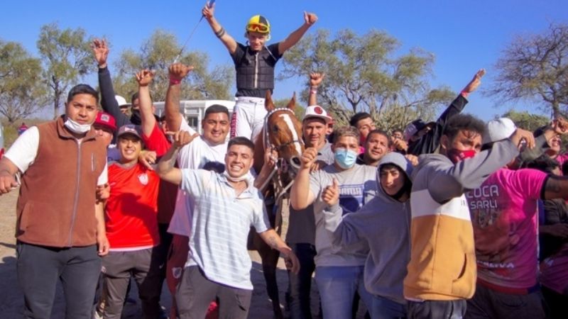 “Coca Sarli” fue más que “Ainara” en el Hipódromo de Miraflores