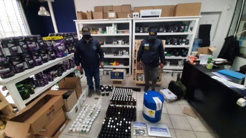 Desbaratan banda que vendía "medicina milagrosa" contra el Covid