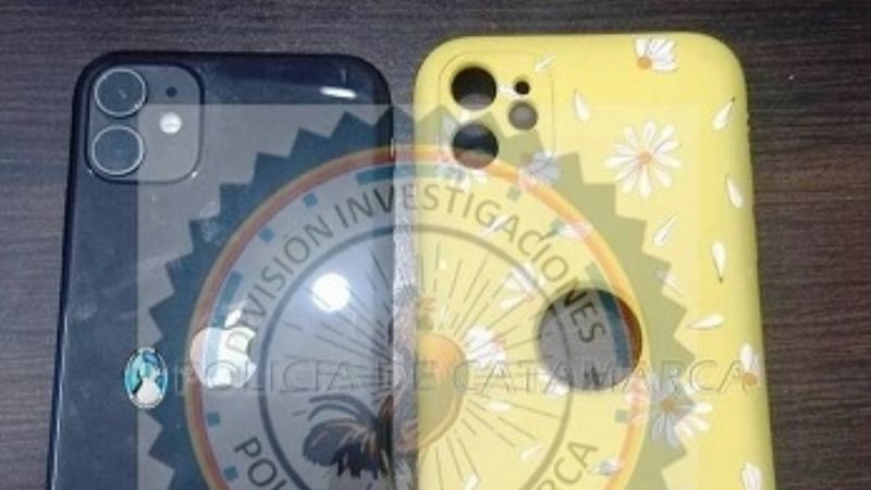 Le robaron el Iphone en la Plaza 25 de Mayo