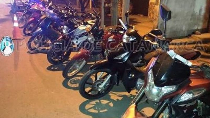 Retienen 15 motos