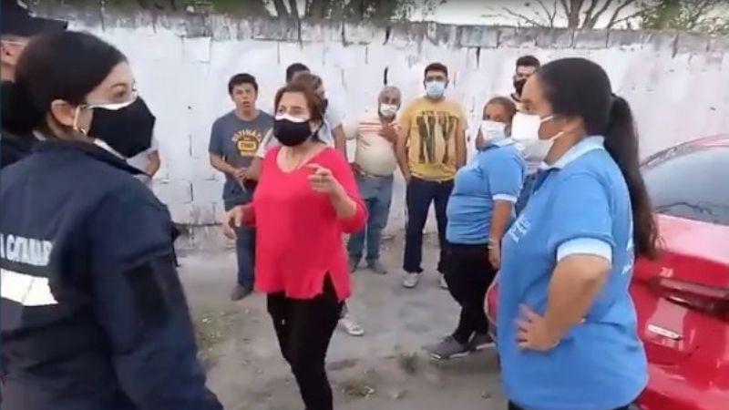 Funcionaria quiso suspender una peña solidaria en Miraflores